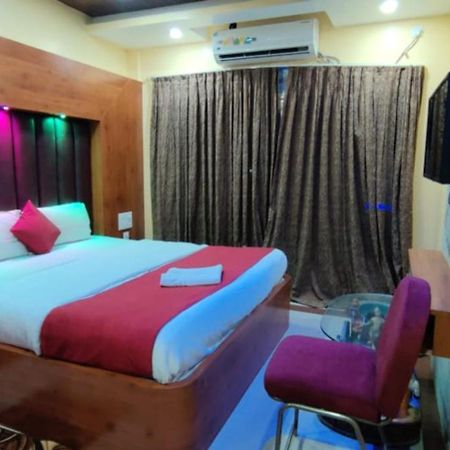 Hotel Ashray Puri Ngoại thất bức ảnh