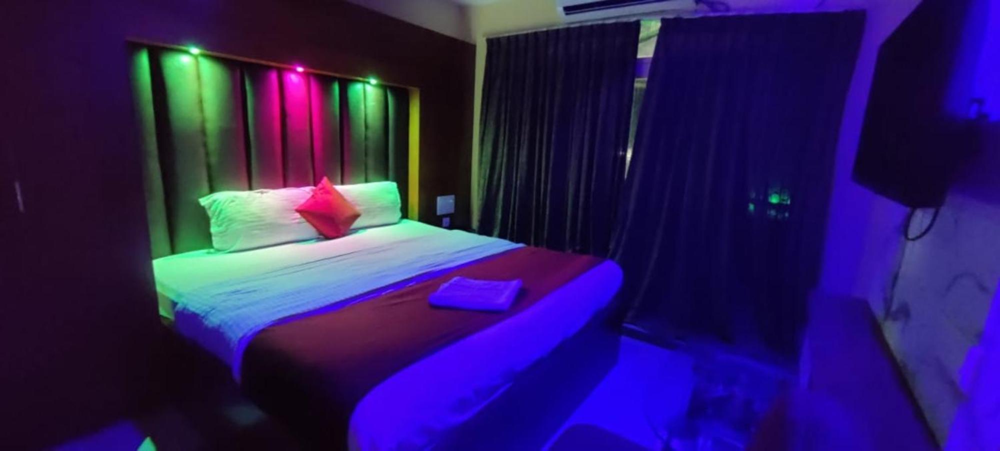 Hotel Ashray Puri Ngoại thất bức ảnh