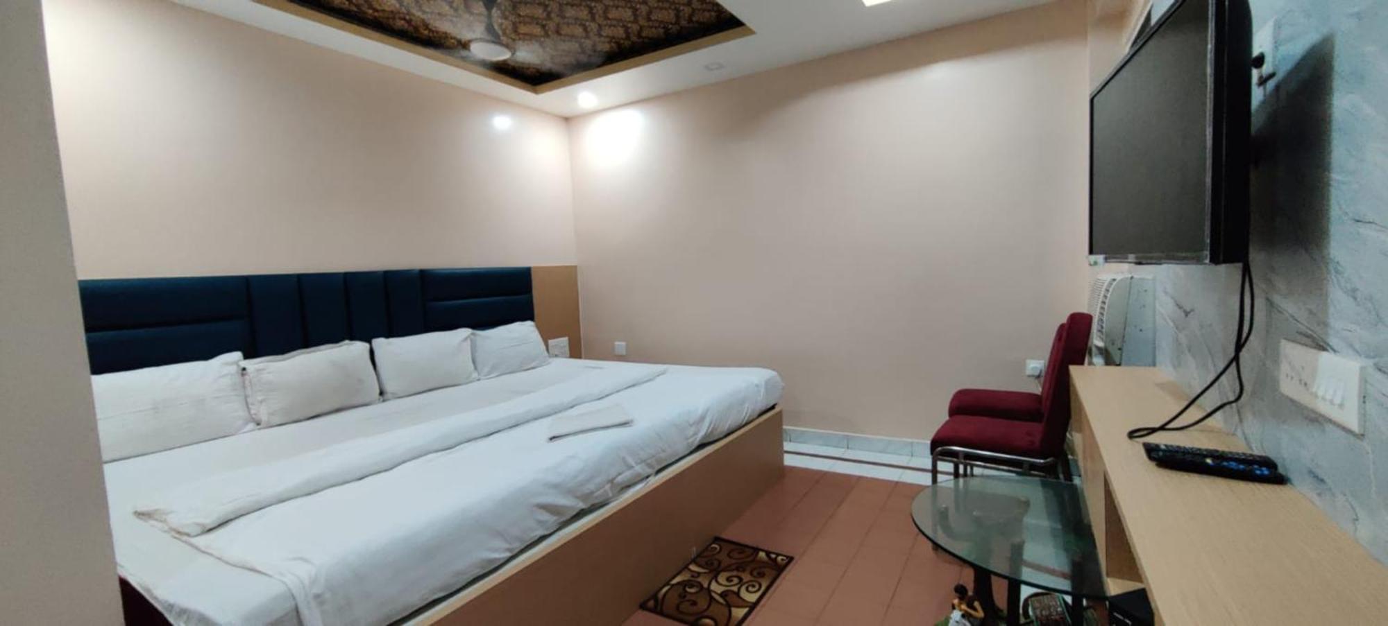 Hotel Ashray Puri Ngoại thất bức ảnh