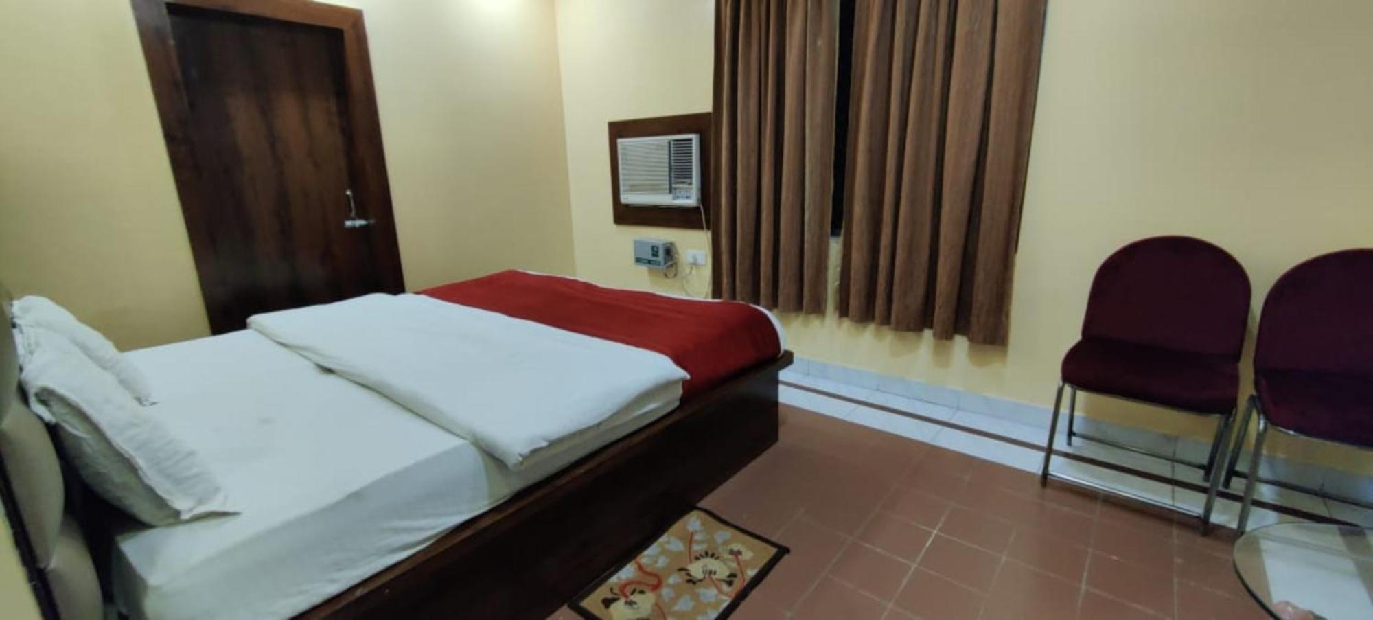 Hotel Ashray Puri Ngoại thất bức ảnh