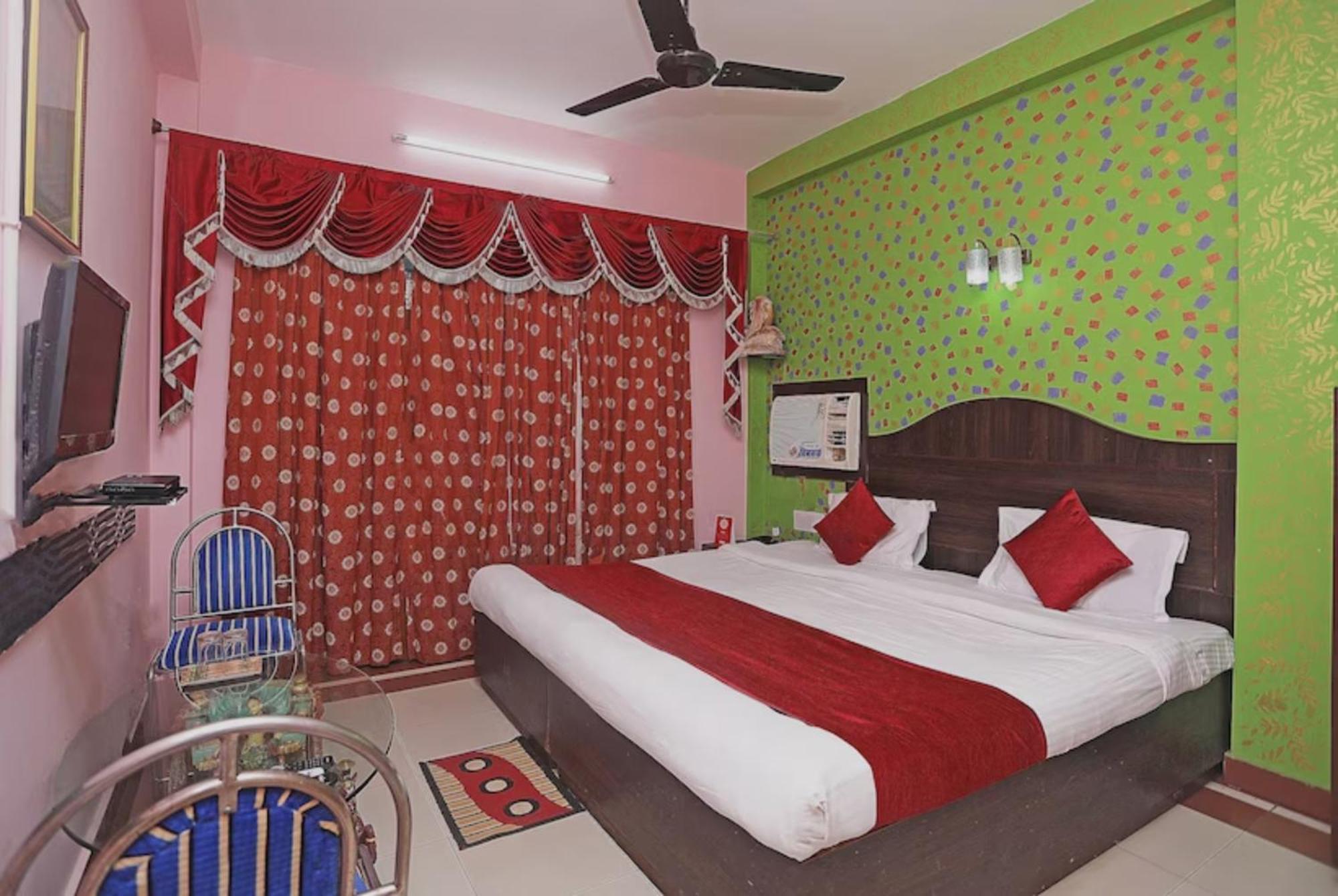 Hotel Ashray Puri Ngoại thất bức ảnh