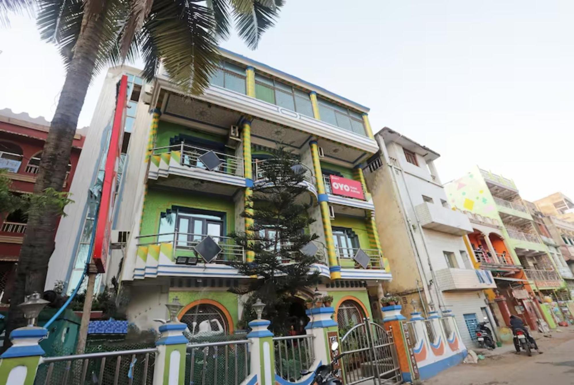 Hotel Ashray Puri Ngoại thất bức ảnh
