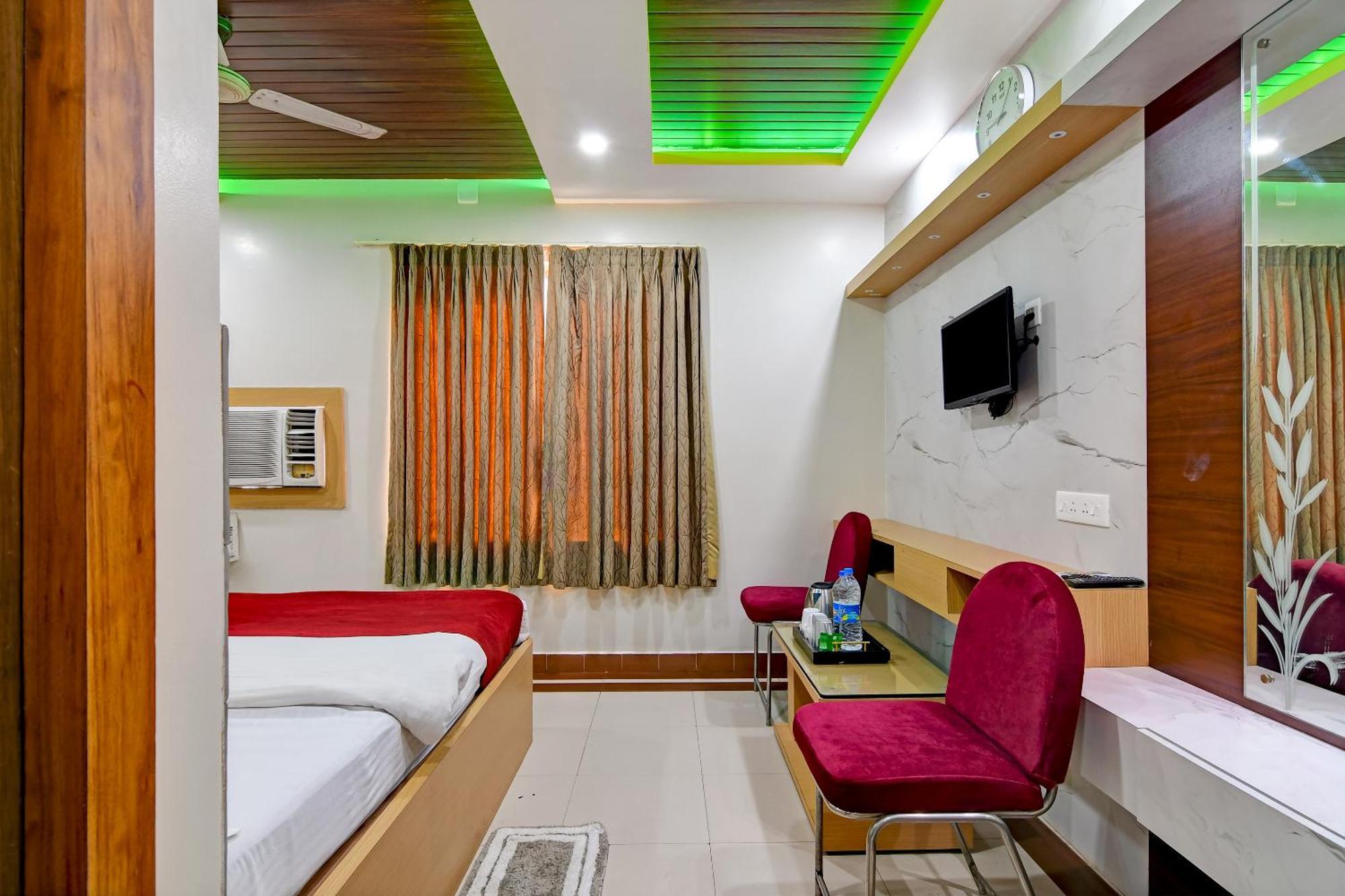 Hotel Ashray Puri Ngoại thất bức ảnh