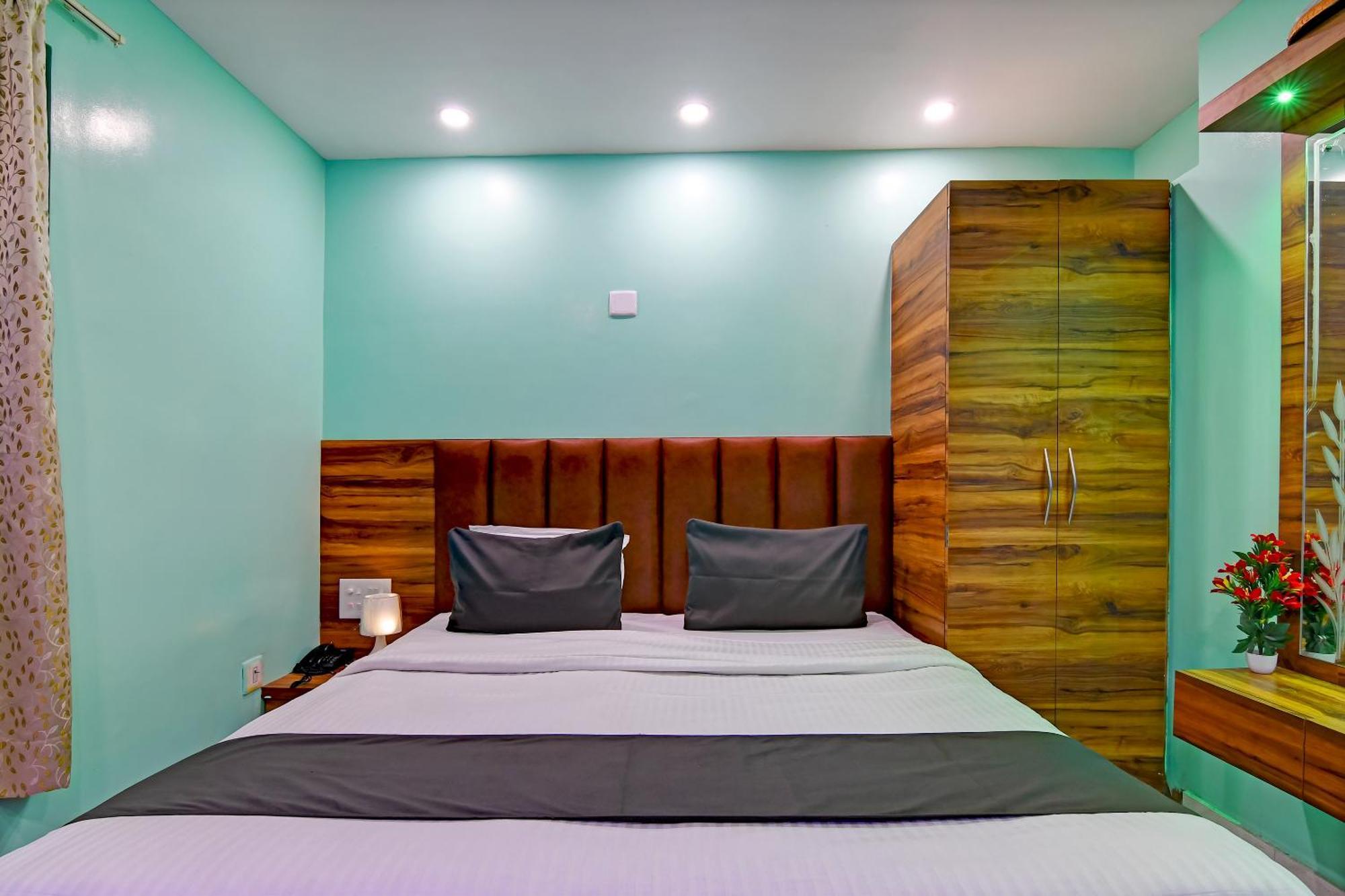 Hotel Ashray Puri Ngoại thất bức ảnh